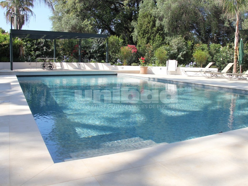 Couverture de piscine - système immergé